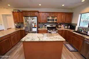 946 E Denton Ln, Phoenix, AZ 85014 - Photo 11