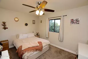 946 E Denton Ln, Phoenix, AZ 85014 - Photo 15