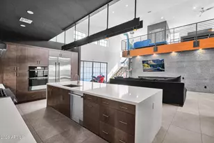 8430 S 10th Ln, Phoenix, AZ 85041 - Photo 15