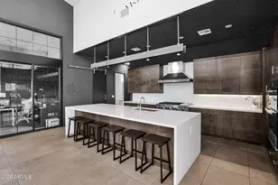 8430 S 10th Ln, Phoenix, AZ 85041 - Photo 11