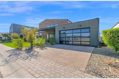 8430 S 10th Lane #3, Phoenix, AZ 85041 - Photo 3