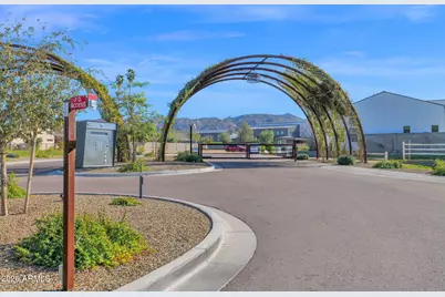 8430 S 10th Lane #3, Phoenix, AZ 85041 - Photo 7