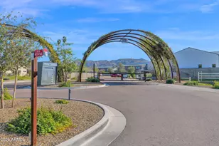 8430 S 10th Ln, Phoenix, AZ 85041 - Photo 7