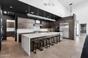 8430 S 10th Ln, Phoenix, AZ 85041 - Photo 9