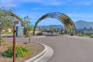 8430 S 10th Ln, Phoenix, AZ 85041 - Photo 7