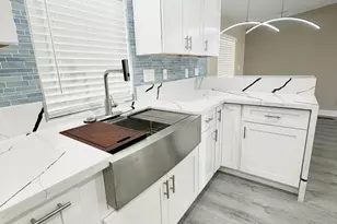 15832 N 66th Ave, Glendale, AZ 85306 - Photo 11