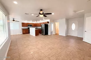 10545 W Buena Vista Dr, Arizona City, AZ 85123 - Photo 9
