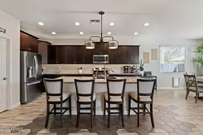 18467 W Statler Street, Surprise, AZ 85388 - Photo 9