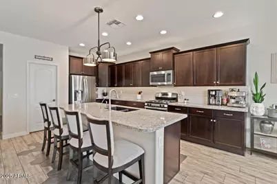 18467 W Statler Street, Surprise, AZ 85388 - Photo 11