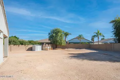24210 N 23rd Way, Phoenix, AZ 85024 - Photo 33