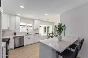 2655 E Cholla St, Phoenix, AZ 85028 - Photo 9