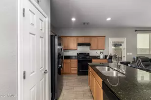 2419 N 73rd Ln, Phoenix, AZ 85035 - Photo 7