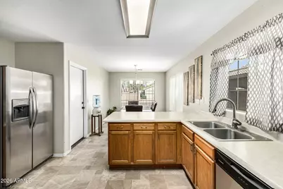 2207 E 39th Avenue, Apache Junction, AZ 85119 - Photo 9