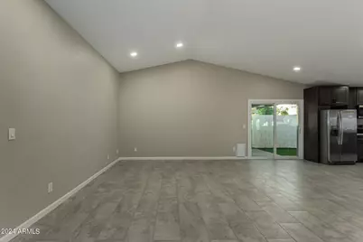 1734 W Banff Lane, Phoenix, AZ 85023 - Photo 17