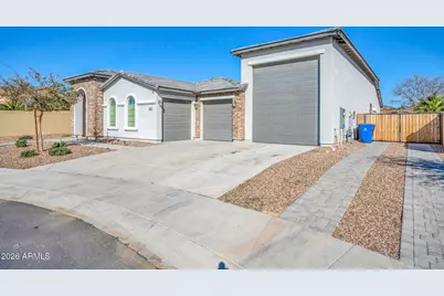 14384 W Hearn Road, Surprise, AZ 85379 - Photo 3