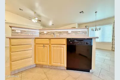 15774 S Saxon Road, Arizona City, AZ 85123 - Photo 15