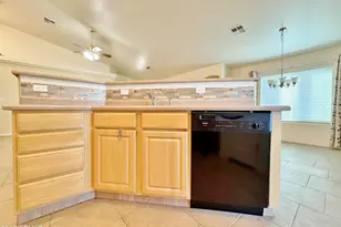 15774 S Saxon Rd, Arizona City, AZ 85123 - Photo 15