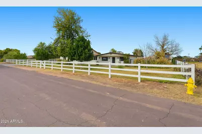 2858 E Redfield Road, Gilbert, AZ 85234 - Photo 13