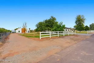 2858 E Redfield Rd, Gilbert, AZ 85234 - Photo 15