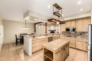 1732 E Gelding Dr, Phoenix, AZ 85022 - Photo 13