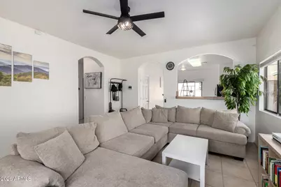 812 W Saint Charles Avenue, Phoenix, AZ 85041 - Photo 5