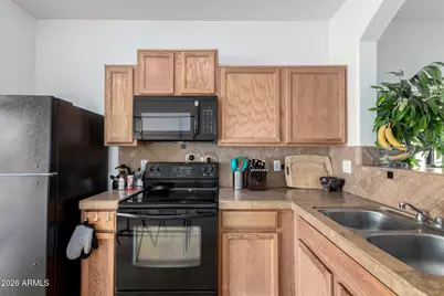 812 W Saint Charles Avenue, Phoenix, AZ 85041 - Photo 7