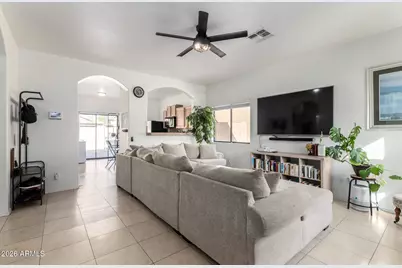 812 W Saint Charles Avenue, Phoenix, AZ 85041 - Photo 3