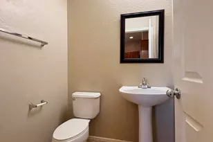 42424 N Gavilan Peak Pkwy, Anthem, AZ 85086 - Photo 5