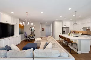 963 E Danbury Dr, Phoenix, AZ 85022 - Photo 5