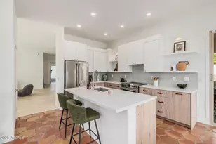 3929 E Carter Dr, Phoenix, AZ 85042 - Photo 13