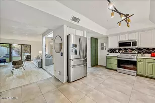 7803 E MacKenzie Dr, Scottsdale, AZ 85251 - Photo 11