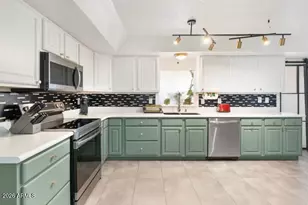 7803 E MacKenzie Dr, Scottsdale, AZ 85251 - Photo 7