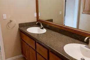 1202 E Rowlands Ln, Phoenix, AZ 85022 - Photo 11