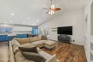 824 W Cooley Dr, Gilbert, AZ 85233 - Photo 3