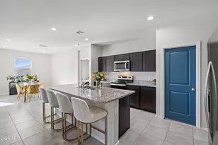 18563 W Desert Holw Dr, Wittmann, AZ 85361 - Photo 11