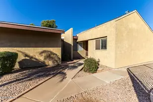 917 S Hacienda Dr, Tempe, AZ 85281 - Photo 1