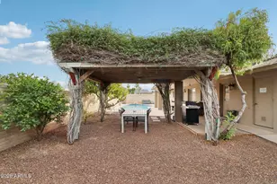 10049 North 25th Pl, Phoenix, AZ 85028 - Photo 45