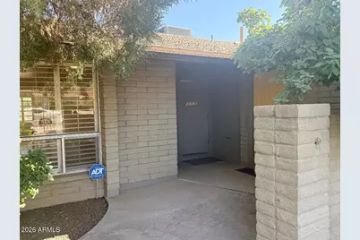 10049 N 25th Place, Phoenix, AZ 85028 - Photo 9