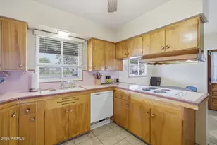 1701 E Tuckey Ln, Phoenix, AZ 85016 - Photo 9