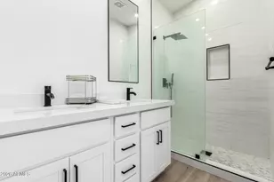 3034 N 39th St, Phoenix, AZ 85018 - Photo 11