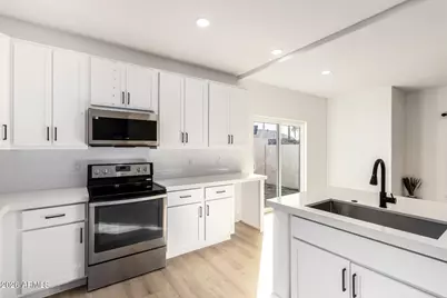 3034 N 39th Street #12, Phoenix, AZ 85018 - Photo 5