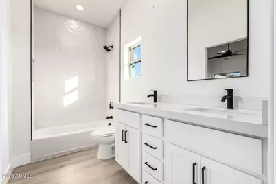 3034 N 39th Street #12, Phoenix, AZ 85018 - Photo 13