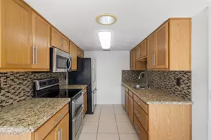 9682 W Ironwood Dr, Peoria, AZ 85345 - Photo 5