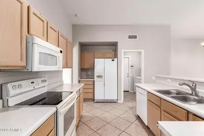 3356 E Rosemonte Drive, Phoenix, AZ 85050 - Photo 9