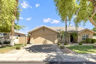 1373 N Roadrunner Dr, Gilbert, AZ 85234 - Photo 3