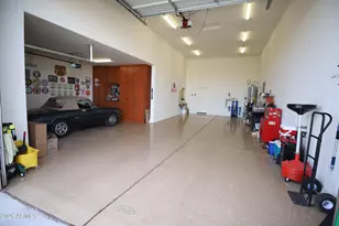 18597 W Robin Ln, Surprise, AZ 85387 - Photo 3