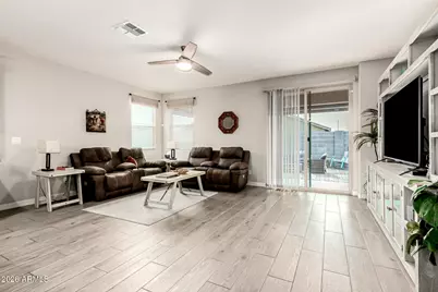 18597 W Robin Lane, Surprise, AZ 85387 - Photo 9