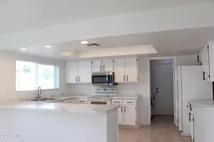 7301 W Canterbury Dr, Peoria, AZ 85345 - Photo 13