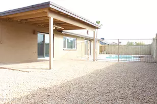 7301 W Canterbury Dr, Peoria, AZ 85345 - Photo 29