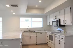 7301 W Canterbury Dr, Peoria, AZ 85345 - Photo 15